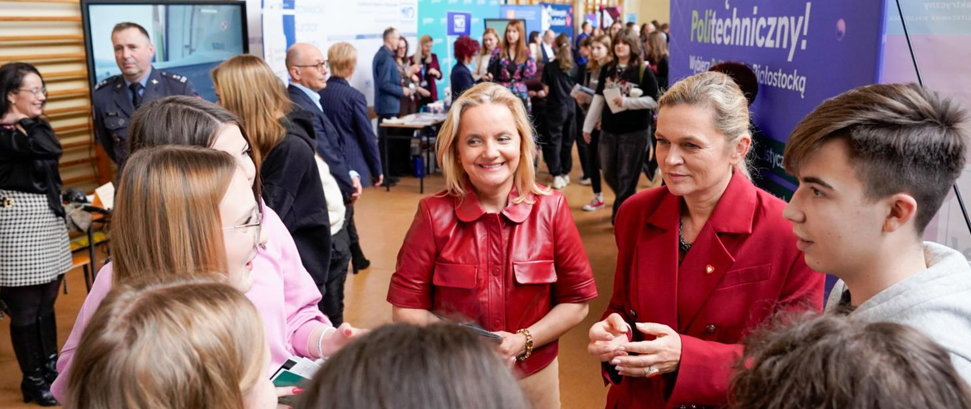 Ministra Nowacka wyklucza finansowanie drugiej godziny religii przez MEN.