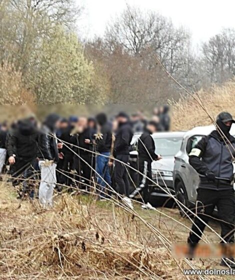 Policja udaremniła ustawkę pseudokibiców. fot: Policja