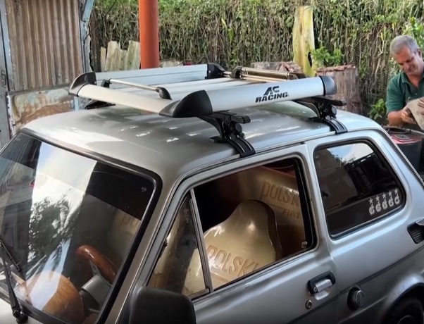 Maluch z oryginalnymi fotelami z 1980 roku