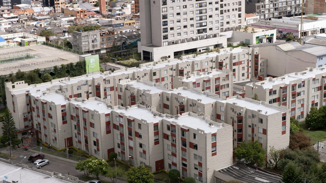 W 2026 roku pełna informacja o cenach mieszkań stała się powszechnie dostępna dla każdego użytkownika internetu. fot: Aldward Castillo/ Unsplash