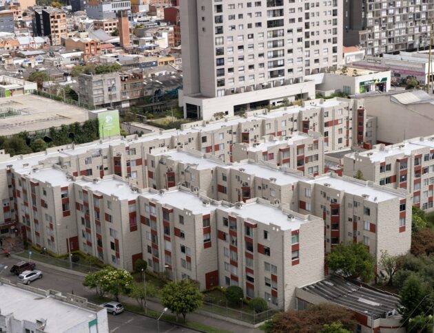 W 2026 roku pełna informacja o cenach mieszkań stała się powszechnie dostępna dla każdego użytkownika internetu. fot: Aldward Castillo/ Unsplash