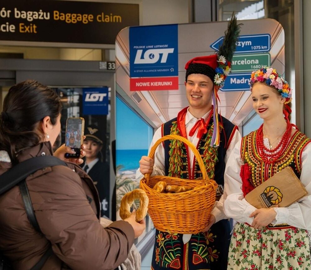 Inauguracja lotu Kraków-Madryt PLL LOT. Źródło: PLL LOT