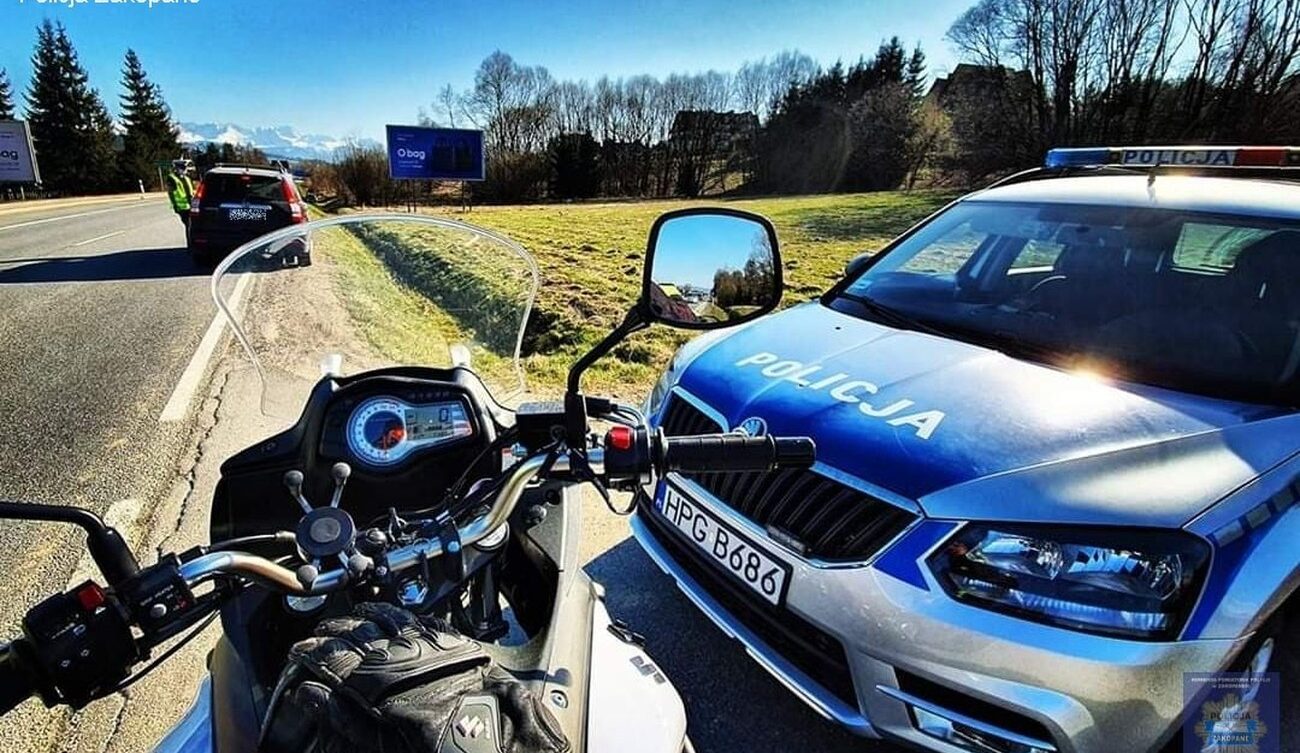 Motocyklista zatrzymany za przekroczenie prędkości.. fot: Policja