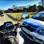 Motocyklista zatrzymany za przekroczenie prędkości.. fot: Policja