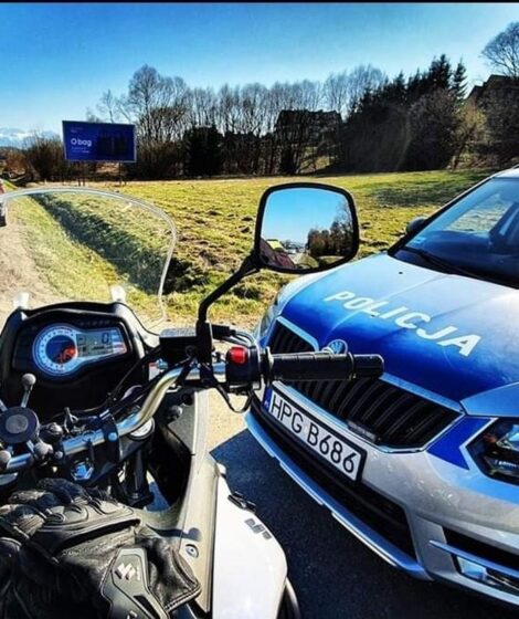 Motocyklista zatrzymany za przekroczenie prędkości.. fot: Policja