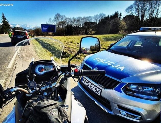 Motocyklista zatrzymany za przekroczenie prędkości.. fot: Policja