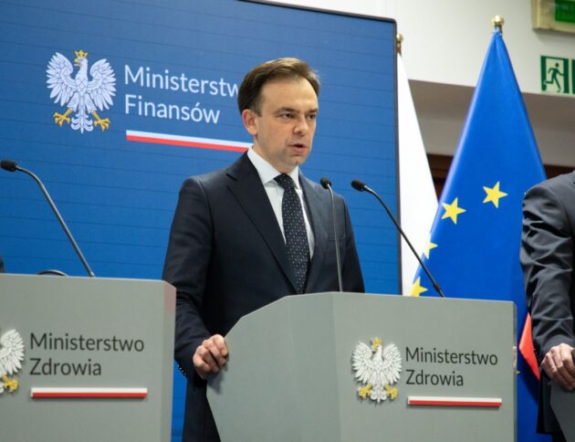 – Pieniądze, które będziemy musieli wydać na szczepionki przeznaczone do utylizacji, mogłyby zostać przeznaczone dla pacjentów – podkreśliła minister. MZ