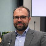 Prokuratura oskarża Krzysztofa Szczuckiego o wykorzystanie Rządowego Centrum Legislacji do kampanii wyborczej. Chodzi o zatrudnienia bez konkursu i 900 tys. zł szkody. Krzysztof Szczucki/FB