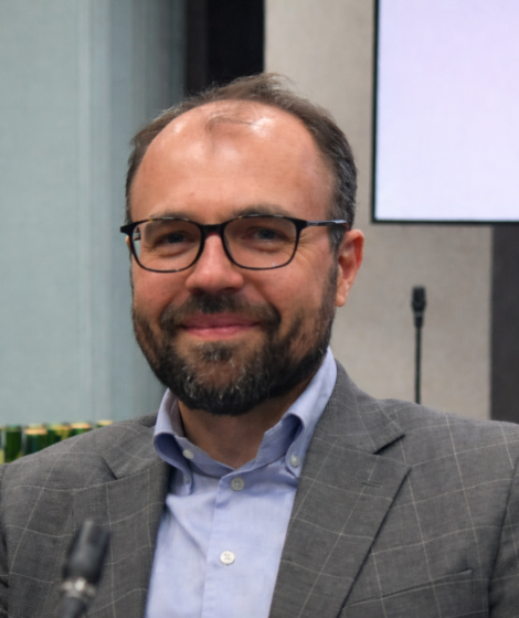 Prokuratura oskarża Krzysztofa Szczuckiego o wykorzystanie Rządowego Centrum Legislacji do kampanii wyborczej. Chodzi o zatrudnienia bez konkursu i 900 tys. zł szkody. Krzysztof Szczucki/FB