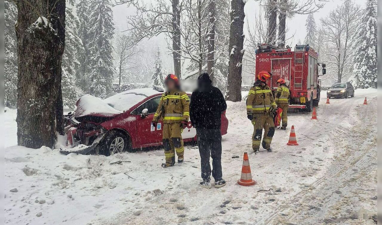 Tatry zamknięte do odwołania. Lawinowa „czwórka” i nieprzejezdna droga do Morskiego Oka. Policja Zakopane