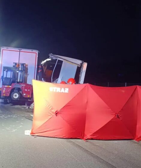 Śmierć kierowcy podczas zmiany koła. Policja Zawiercie