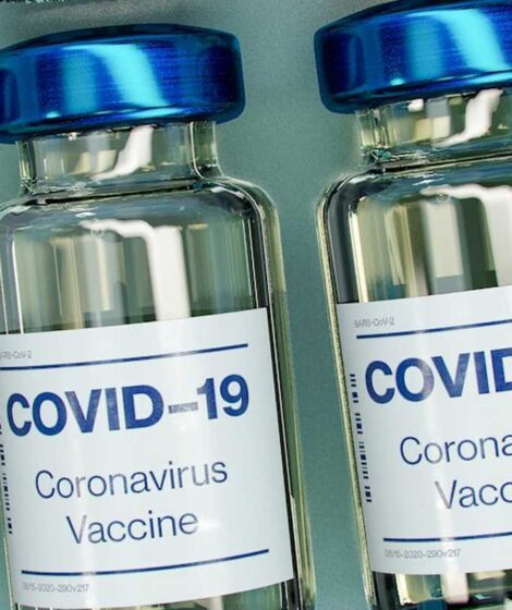 Sąd w Brukseli nakazał Polsce zapłatę 5,6 mld zł firmie Pfizer za nieodebrane szczepionki. fot: Daniel Schludi/ Unsplash