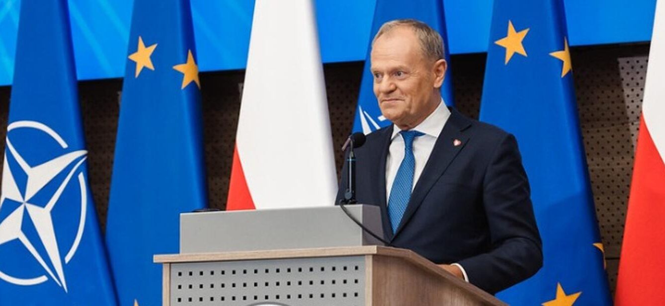 Donald Tusk ogłaszający kontrakty w ramach programu SAFE. Źródło: KPRM 