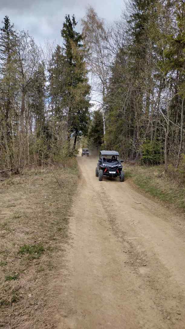 Buggy na leśnych drogach w okolicach Bukowiny Tatrzańskiej. fot: Rafał Bermasiński