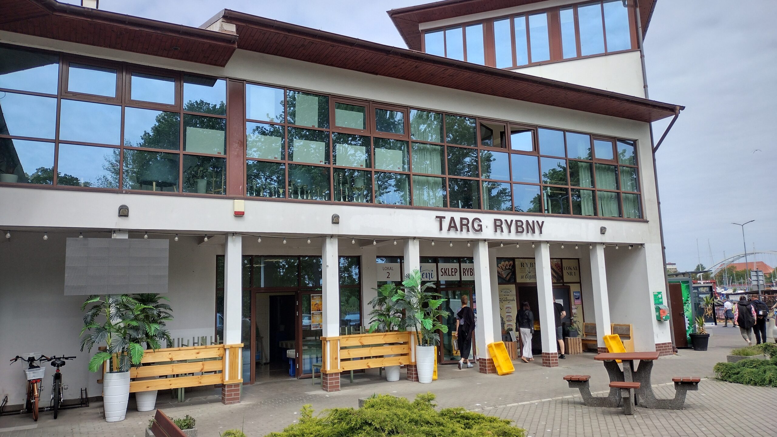 Targ Rybny w porcie rybackim w Kołobrzegu.
Fot: Rafał Bernasiński