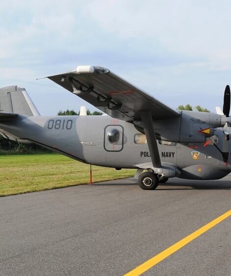 M-28B 1RM Bryza Bis. Autorstwa Aldo Bidini - Gallery page https://www.jetphotos.com/photo/7198690Photo https://cdn.jetphotos.com/full/3/88344_1315147652.jpg, GFDL 1.2