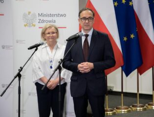 Na zdj. prof. Andrzej Nowakowski i Beata Jagielska, dyrektor NIO.