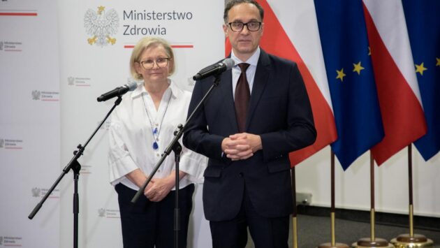 Na zdj. prof. Andrzej Nowakowski i Beata Jagielska, dyrektor NIO.