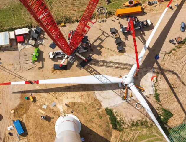 Budowa turbiny wiatrowej. fot: windenergy.pl