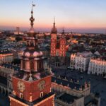 Wyniki referendum 2026: Aleksander Miszalski odwołany z urzędu prezydenta Krakowa. W Ciechocinku zabrakło 28 głosów i burmistrz Jucewicz zostaje. Photo by Kevin Perez Camacho/unsplash