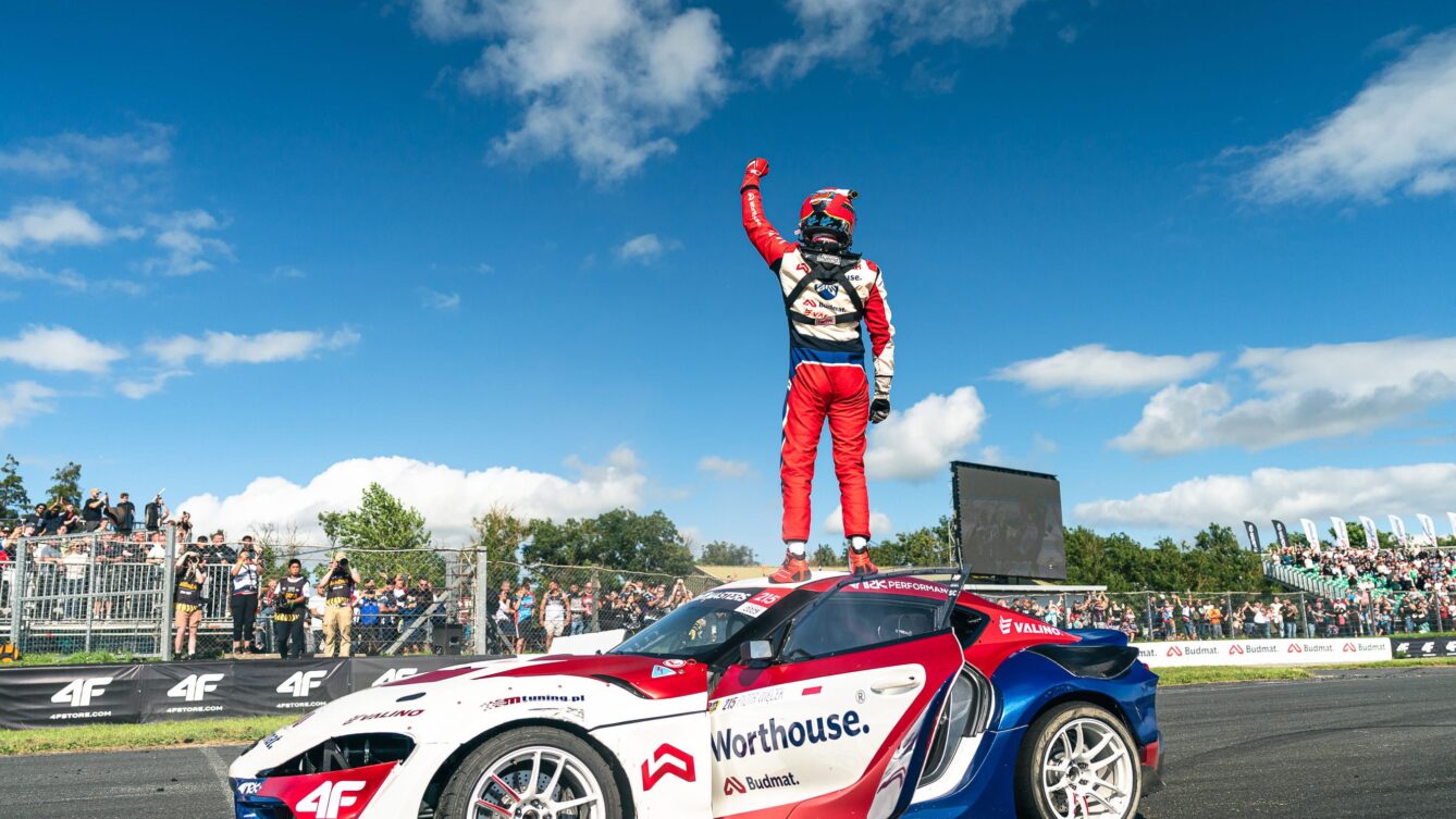 Drift Masters 2026. Piotr Więcek o krok od lidera przed rundą w Irlandii. Źródło: Drift Masters Grand Prix