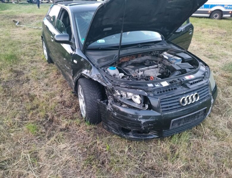 Kierowca Audi uciekał przed policją w powiecie goleniowskim. Dostał 40 punktów karnych, 11 100 zł mandatów, usłyszał cztery zarzuty i trafił do aresztu/ Policja