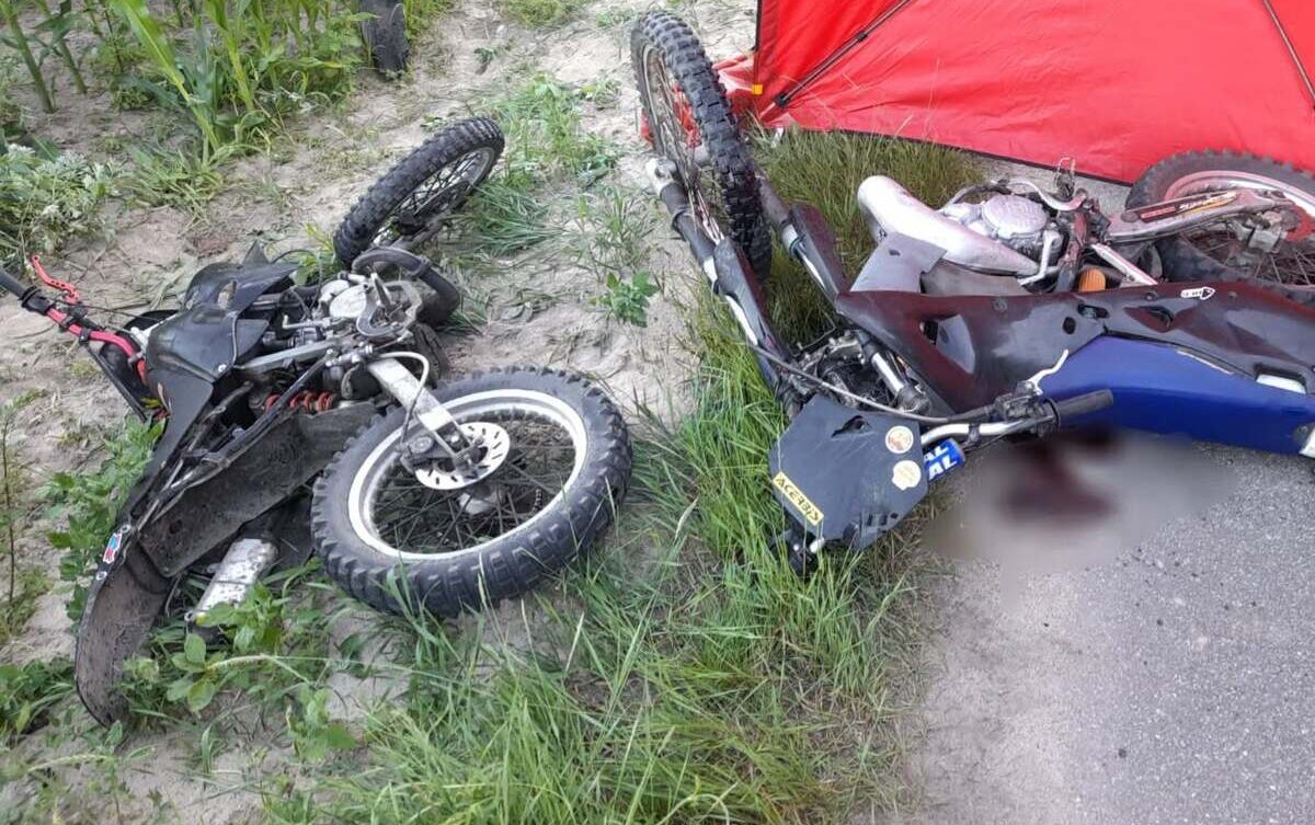 Tragiczny wypadek w gminie Raciąż. Pod miejscowością Charzyny zderzyły się dwa crossy. Nie żyje 18-letni motocyklista. Policja