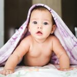Sosnowiec podnosi miejskie becikowe z 5 tys. zł do 10 tys. zł za dziecko. fot: Jonathan Borba/Unsplash