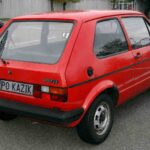 VW Golf. Przy rejestracji auta nie trzeba przynosić dotychczasowej tablicy rejestracyjnej do urzędu.