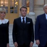 Donald Trump, Emmanuel Macron i Brigitte Macron w Wersalu.