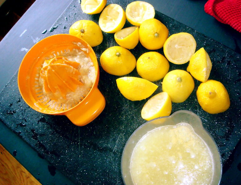 Homemade lemonade/ Pexels