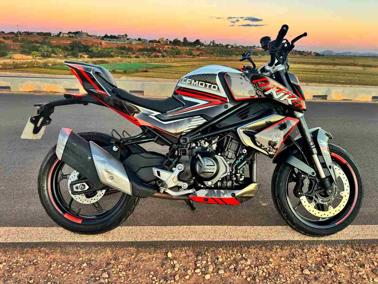 Motocykl CFMoto. Czy chińskie motocykle to szpiedzy na drogach Europy?/ FB