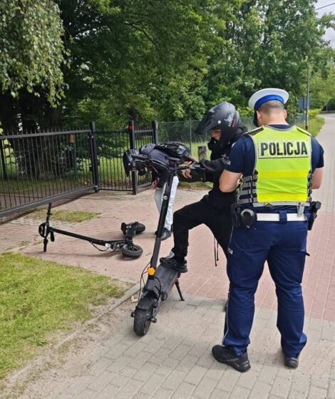 Kontrola hulajnogi/ Policja