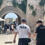 Polscy policjanci pełnią służbę patrolową w Chorwacji podczas wakacji
