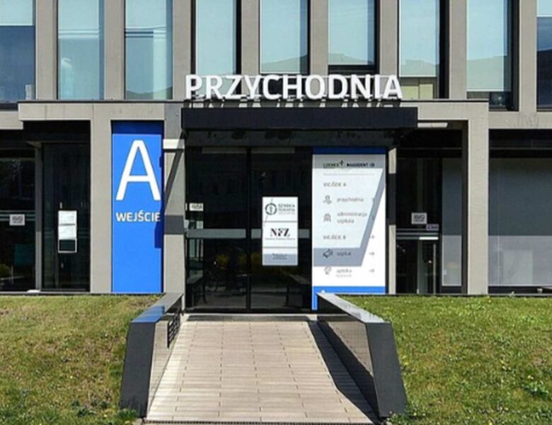 Na wizytę u kardiologa można już umówić się przez e-rejestrację. Od 1 sierpnia w systemie pojawią się kolejni lekarze specjaliści./ Wikimedia