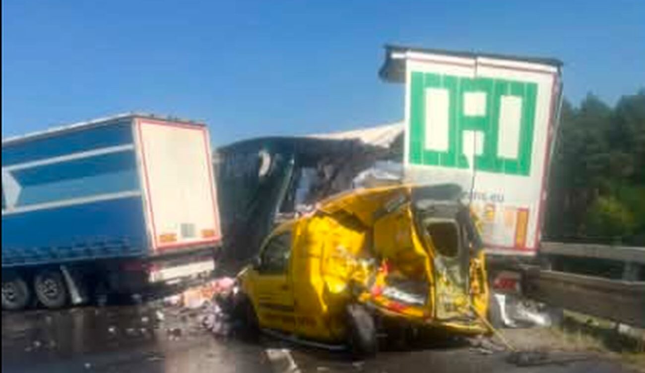 Wypadek ciężarówki na A4. FB