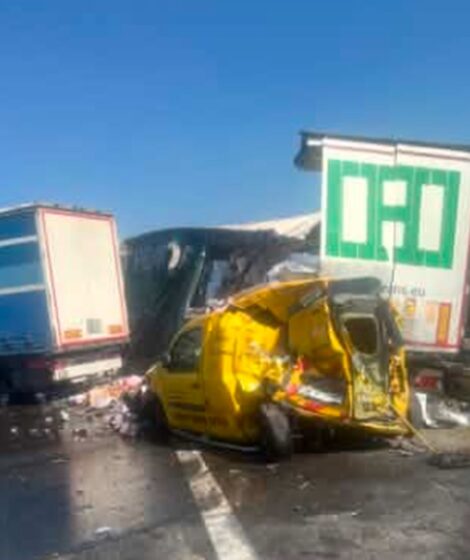 Wypadek ciężarówki na A4. FB