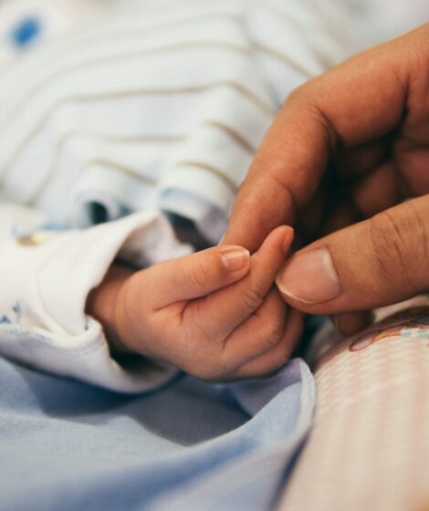 Onkologia dziecięca w Zabrzu działa i przyjmuje więcej pacjentów. Szpital odpiera zarzuty, ale trwa spór o leczenie dzieci z guzami mózgu. fot: Aditya Romansa / Unsplash