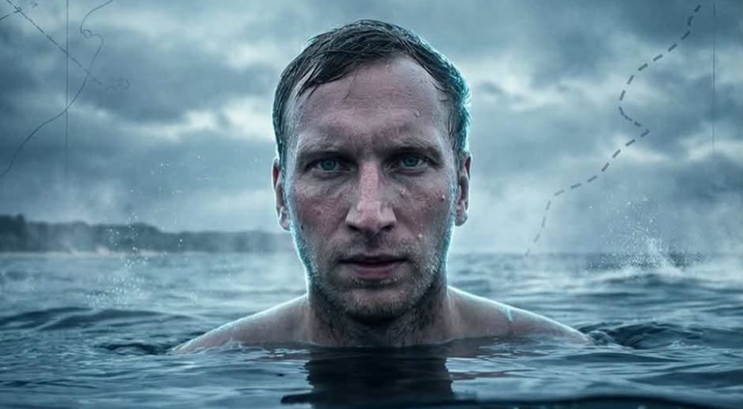 Bartek Kubkowski przepłynął Bałtyk wpław/ Uczniowski Klub Pływacki "ÓSEMKA" Legionowo na FB