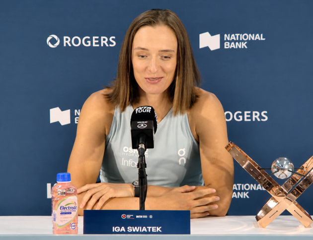 Iga Świątek pokonała Jelenę Rybakinę 6:2, 6:3 i wygrała WTA 1000 w Toronto. To jej pierwszy tytuł w 2026 roku i 26. w karierze. Źródło: Tennis Canada/ youytube.com