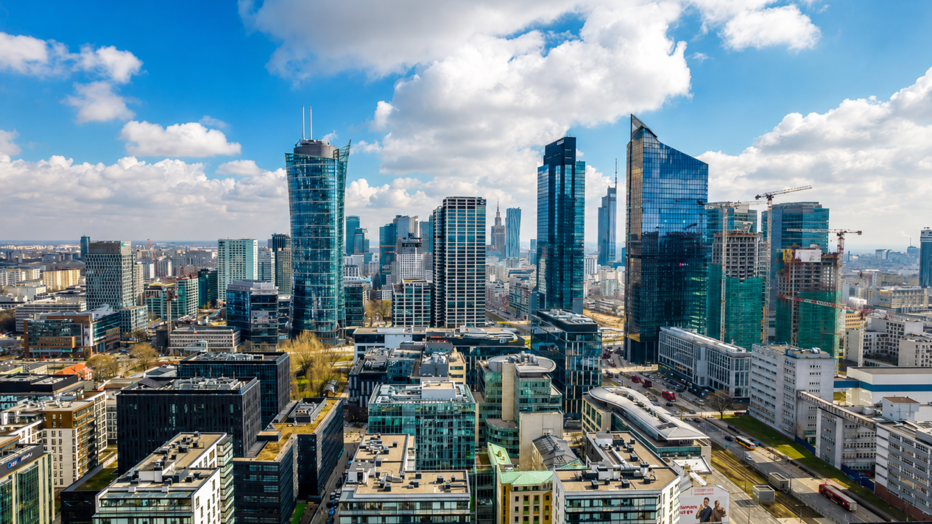 Warszawa. W centrum Warszawy zaczyna brakować nowoczesnych biur. Firmy szukają siedzib kilka lat wcześniej, czynsze rosną, a część kupuje całe budynki. Źródło: PrestigePR