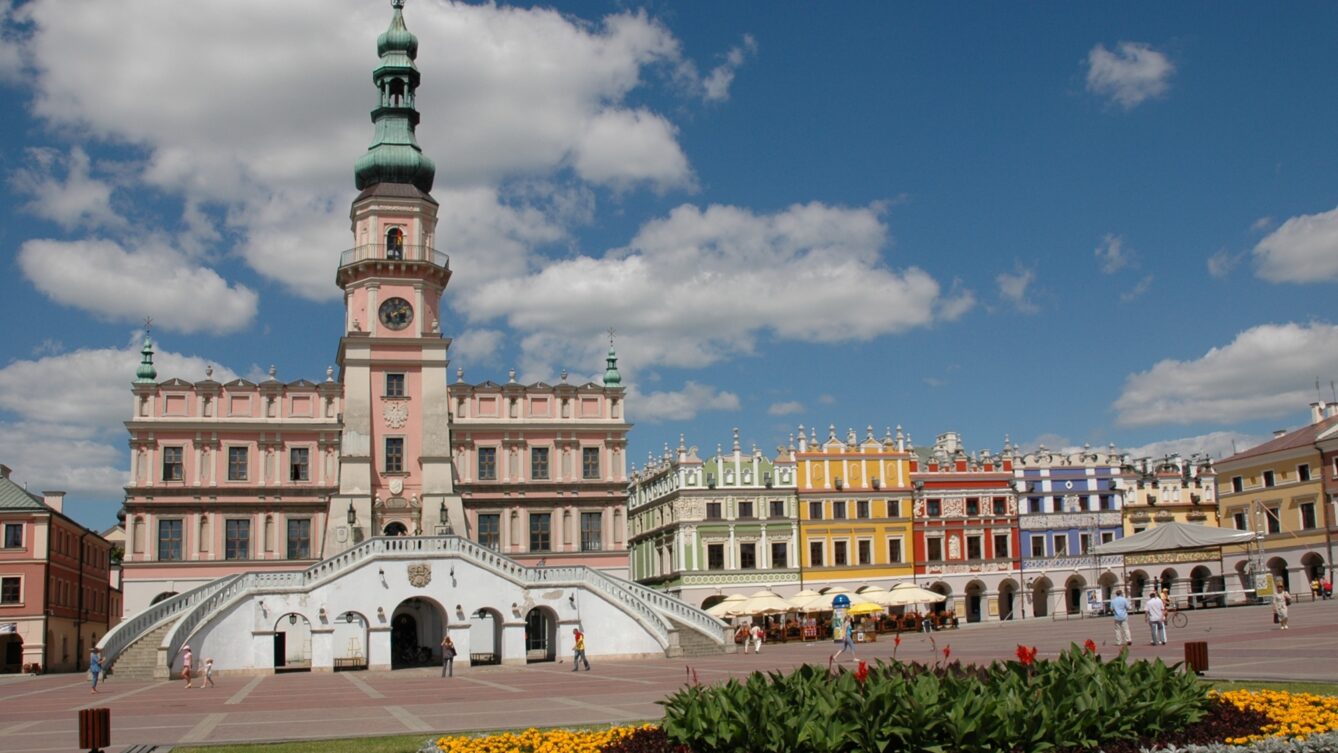 Zamość. Były wójt Ulhówka zapłacił za studia EMBA z budżetu gminy. Prokuratura oskarżyła go o przekroczenie uprawnień. Grozi mu do 10 lat więzienia. Autorstwa Maciej Ukleja - [1] - Praca własna, CC BY-SA 4.0