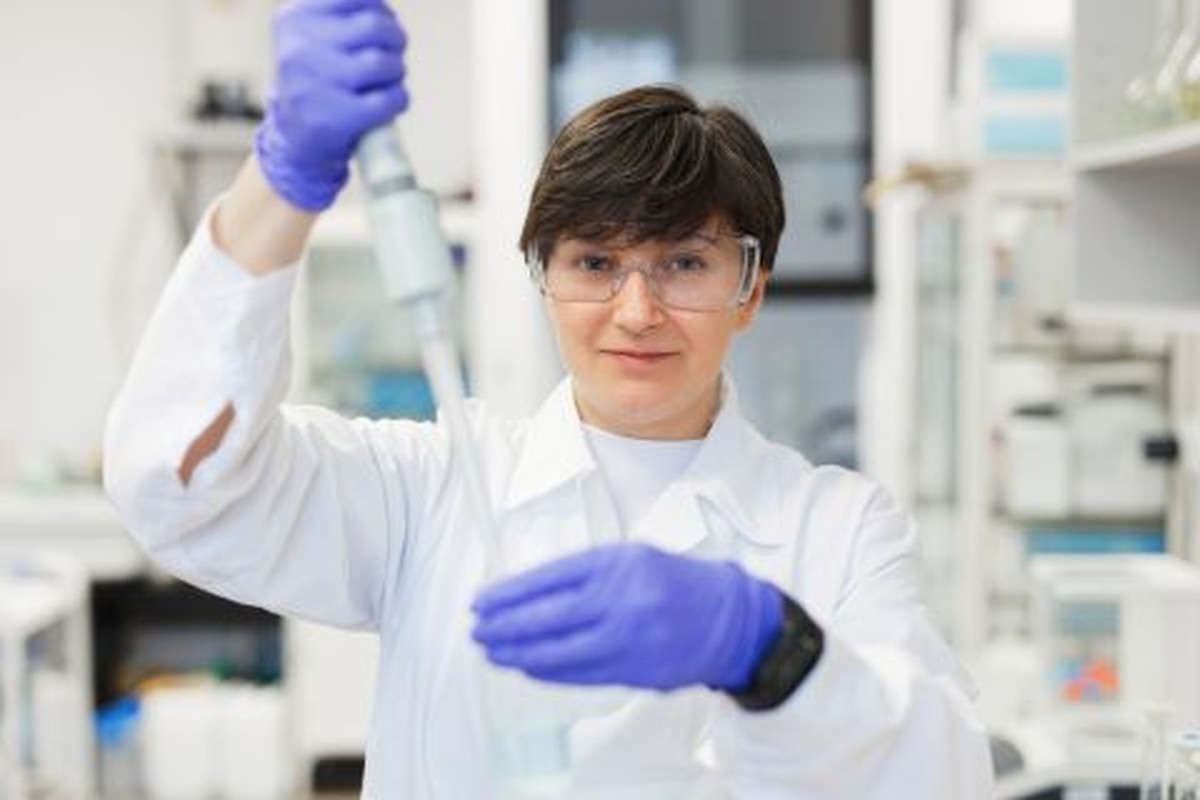Prof. dr hab. Dorota Kołodyńska – kierownik Katedry Chemii Nieorganicznej i prorektor ds. studentów i jakości kształcenia UMCS.