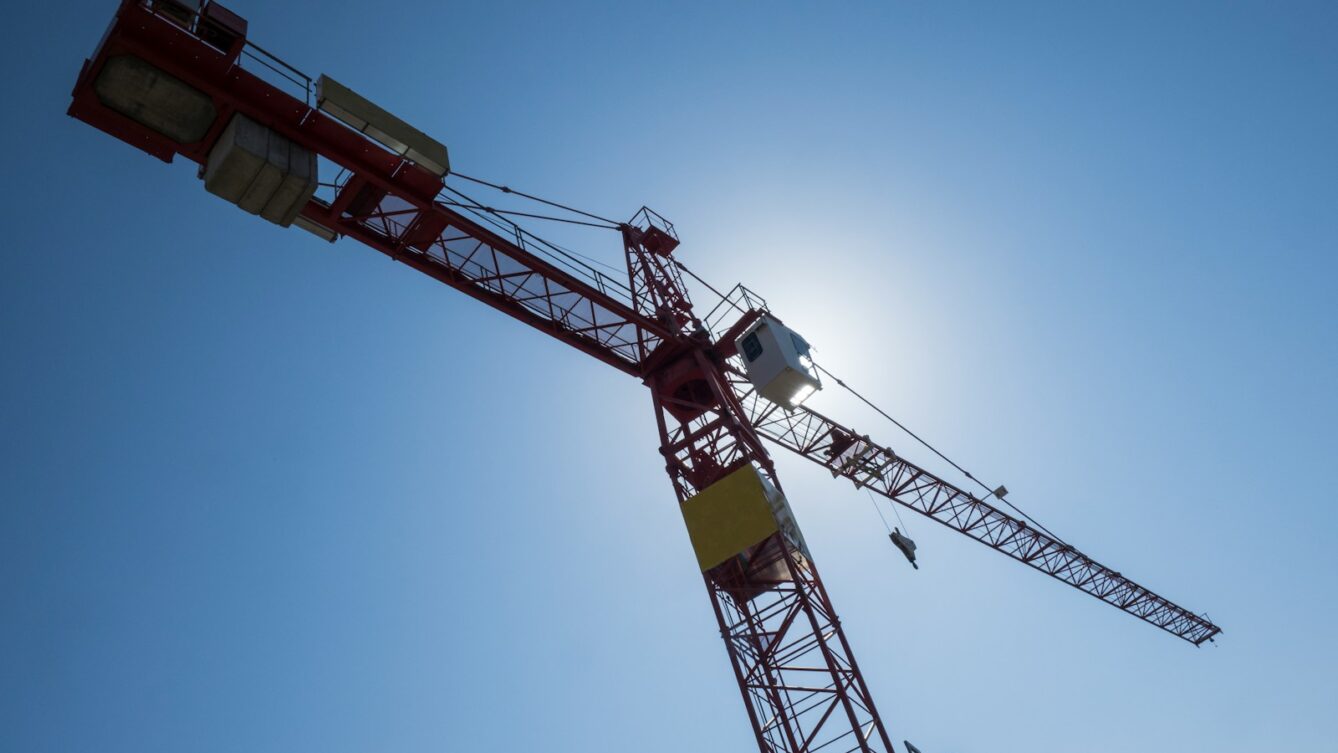 PIP skontrolowała firmy podczas upałów. Do 7 sierpnia wpłynęło około 300 skarg. Inspektorzy wykrywali temperatury przekraczające 30 i 35 stopni. fot: /Unsplash