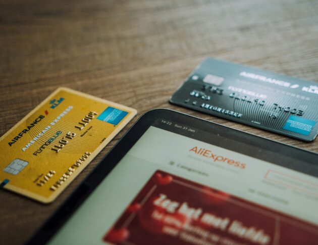 Unijne cło odstraszyło klientów chińskich sklepów. Temu straciło w Polsce 3,58 mln użytkowników, a AliExpress ponad 1,5 mln. fot: CardMapr.nl/Unsplash