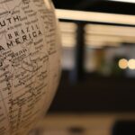 Polska ogranicza ruch bezwizowy dla Kolumbii, Gruzji i Wenezueli. Firmy potrzebują sprawnych procedur i legalnej migracji pracowników. fot: Colin White/Unsplash