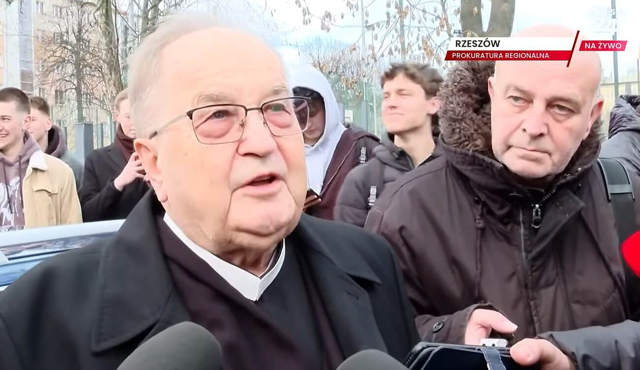 Pozew o 210 mln zł od fundacji Rydzyka od niemal dziewięciu miesięcy czeka w sądzie. Kiedy rozpocznie się proces o wydatki na muzeum? źródło: wPolsce24.tv