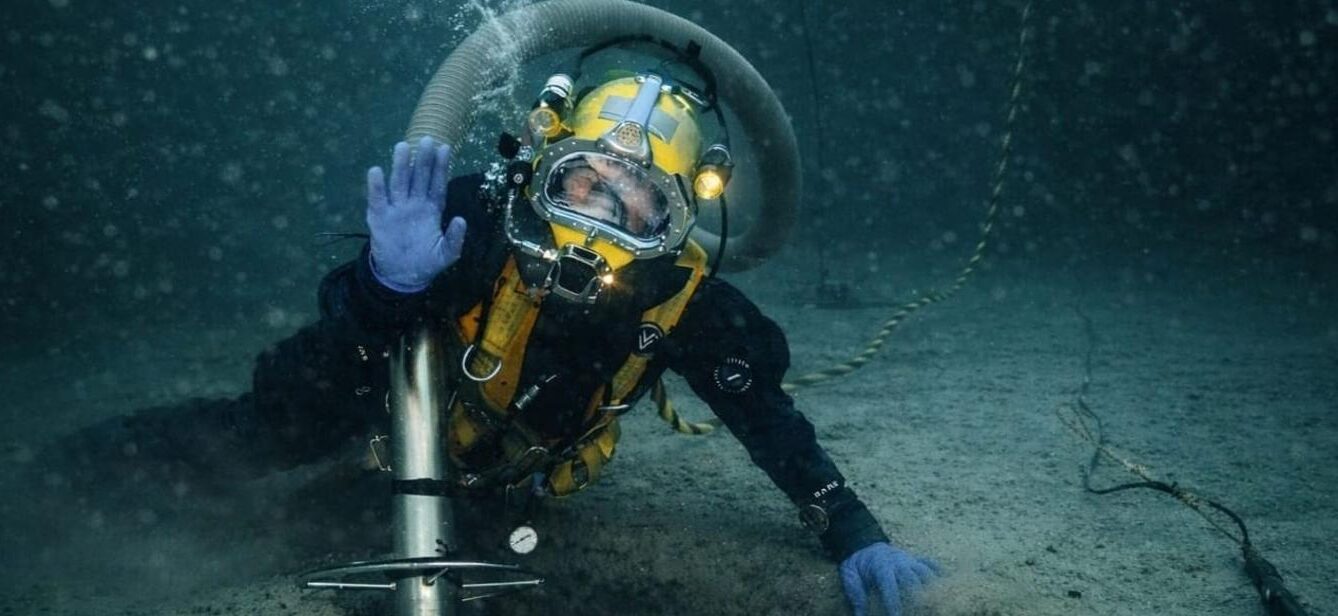 Podczas badań 600 ha dna Bałtyku nurkowie wydobyli m.in. silnik okrętowy, dawną kotwicę, kabestan i beczkę z czasów Hanzy. zdj. Baltic Diving Solutions
