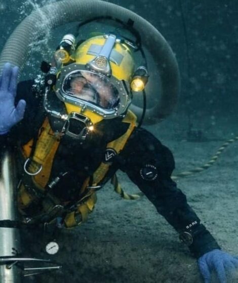 Podczas badań 600 ha dna Bałtyku nurkowie wydobyli m.in. silnik okrętowy, dawną kotwicę, kabestan i beczkę z czasów Hanzy. zdj. Baltic Diving Solutions