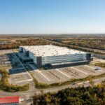 Amazon szuka pracowników w Dobromierzu. Pensja inżyniera od 17,1 tys. zł, stawki magazynierów do 38,52 zł brutto i dowóz pracowników. fot: Point3D Commercial Imaging Ltd.